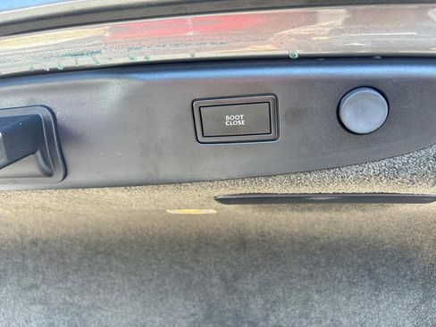 Used 2014 Bentley Flying Spur W12 image 11