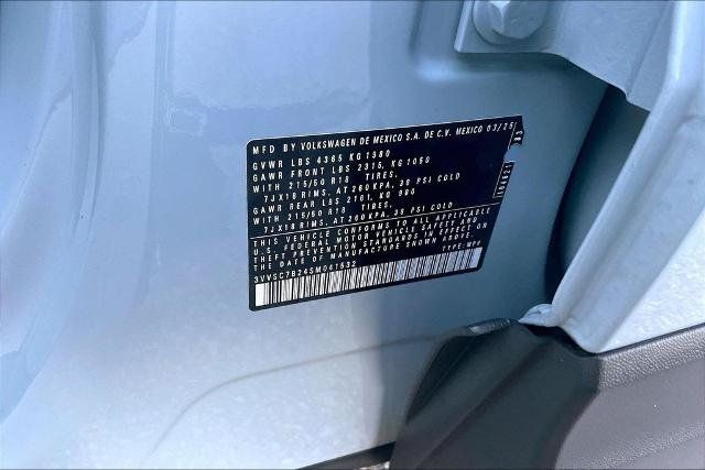 Used 2025 Volkswagen Taos SE FWD image 19