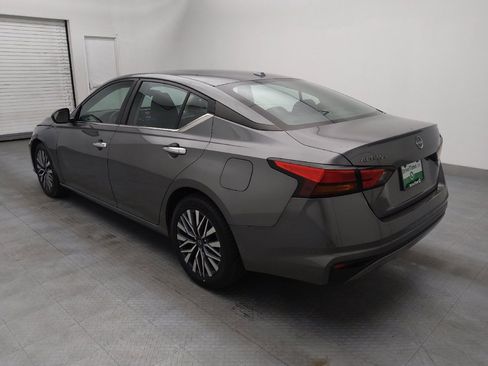 Used 2023 Nissan Altima 2.5 SV image 3