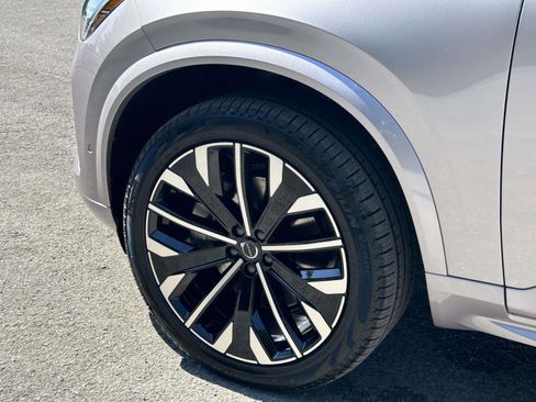 New 2026 Volvo XC90 B5 Plus image 9