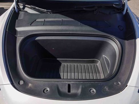 Used 2023 Tesla Model Y Long Range image 27