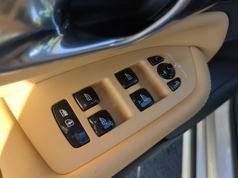 Used 2025 Volvo XC90 B6 Ultra w/ Protection Package Premier image 19