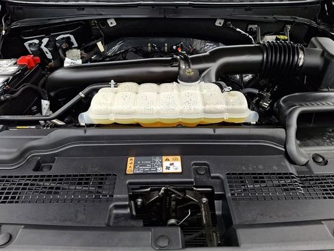 Used 2025 Ford Expedition Active image 28