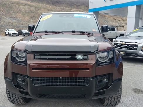 Used 2023 Land Rover Defender 130 X-Dynamic SE image 9