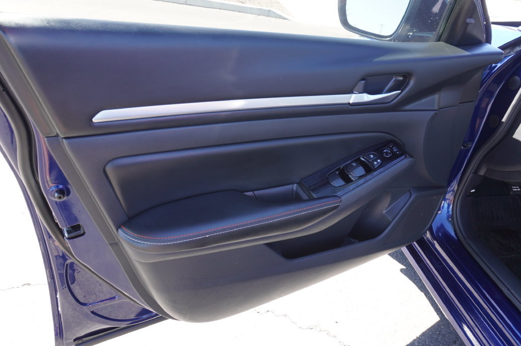Certified 2024 Nissan Altima 2.5 SR w/ SR Premium Package FWD image 15