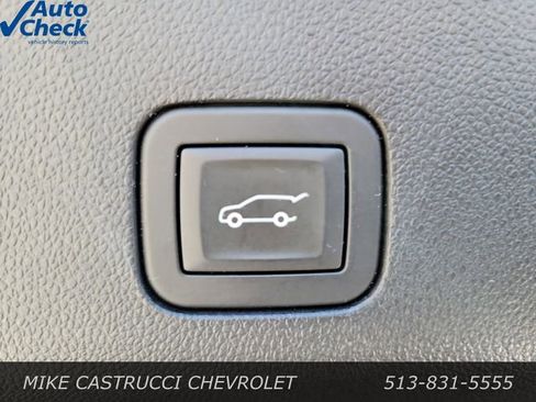 Used 2025 Chevrolet Suburban LT AWD/4WD image 32