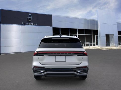 New 2026 Lincoln Nautilus Reserve image 5