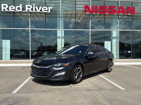 Used 2022 Chevrolet Malibu LT FWD image 1