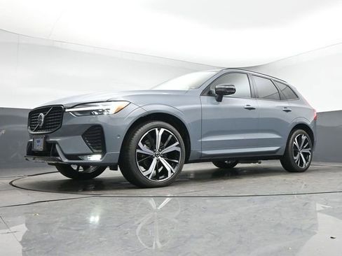 Used 2023 Volvo XC60 B5 Ultimate w/ Climate Package image 12