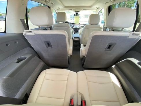 Used 2020 Cadillac XT6 Premium Luxury FWD image 18