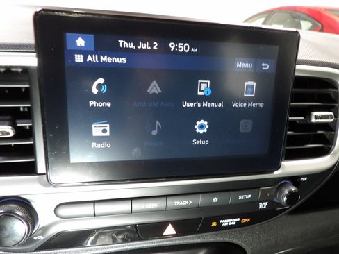 Used 2021 Hyundai Venue SE FWD image 14