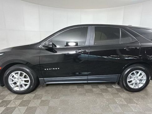 Used 2022 Chevrolet Equinox LS FWD image 6