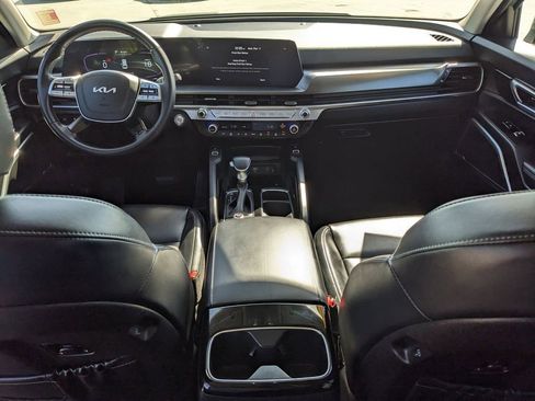Certified 2025 Kia Telluride S FWD image 15