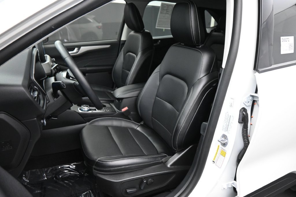 Used 2022 Ford Escape SEL w/ Technology Package FWD image 16
