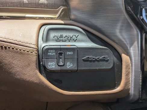 Used 2024 RAM 2500 Limited AWD/4WD image 18
