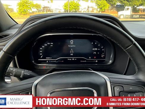 Used 2023 GMC Yukon SLT image 13