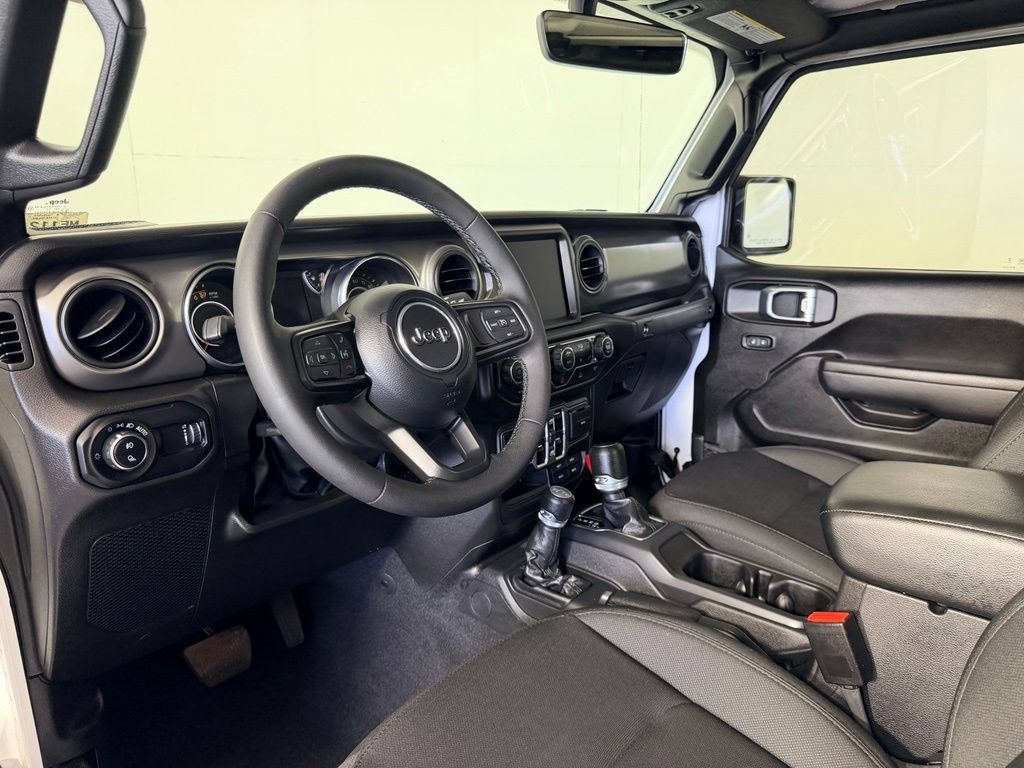 Used 2023 Jeep Gladiator Sport AWD/4WD image 27
