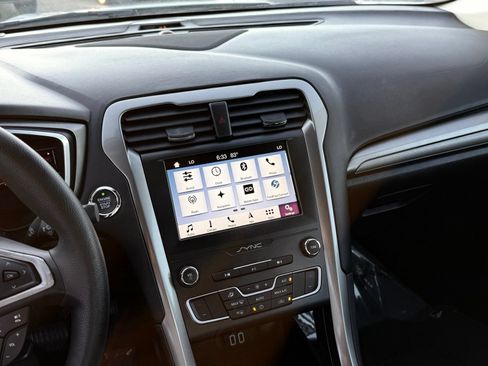 Used 2019 Ford Fusion SE FWD image 33