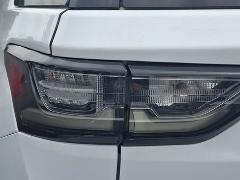 Used 2020 Chevrolet Traverse Premier w/ Redline Edition AWD/4WD image 10