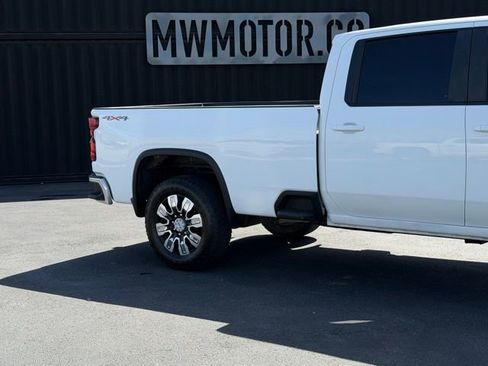 Used 2020 Chevrolet Silverado 3500 LT AWD/4WD image 4