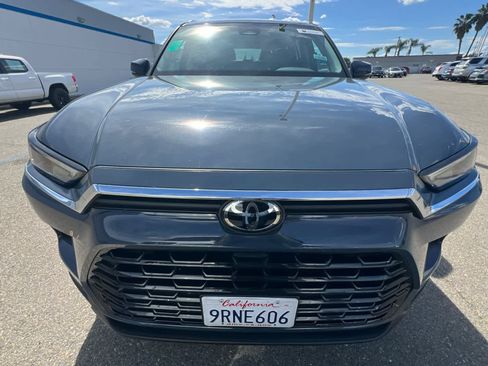 Used 2024 Toyota Grand Highlander XLE image 2