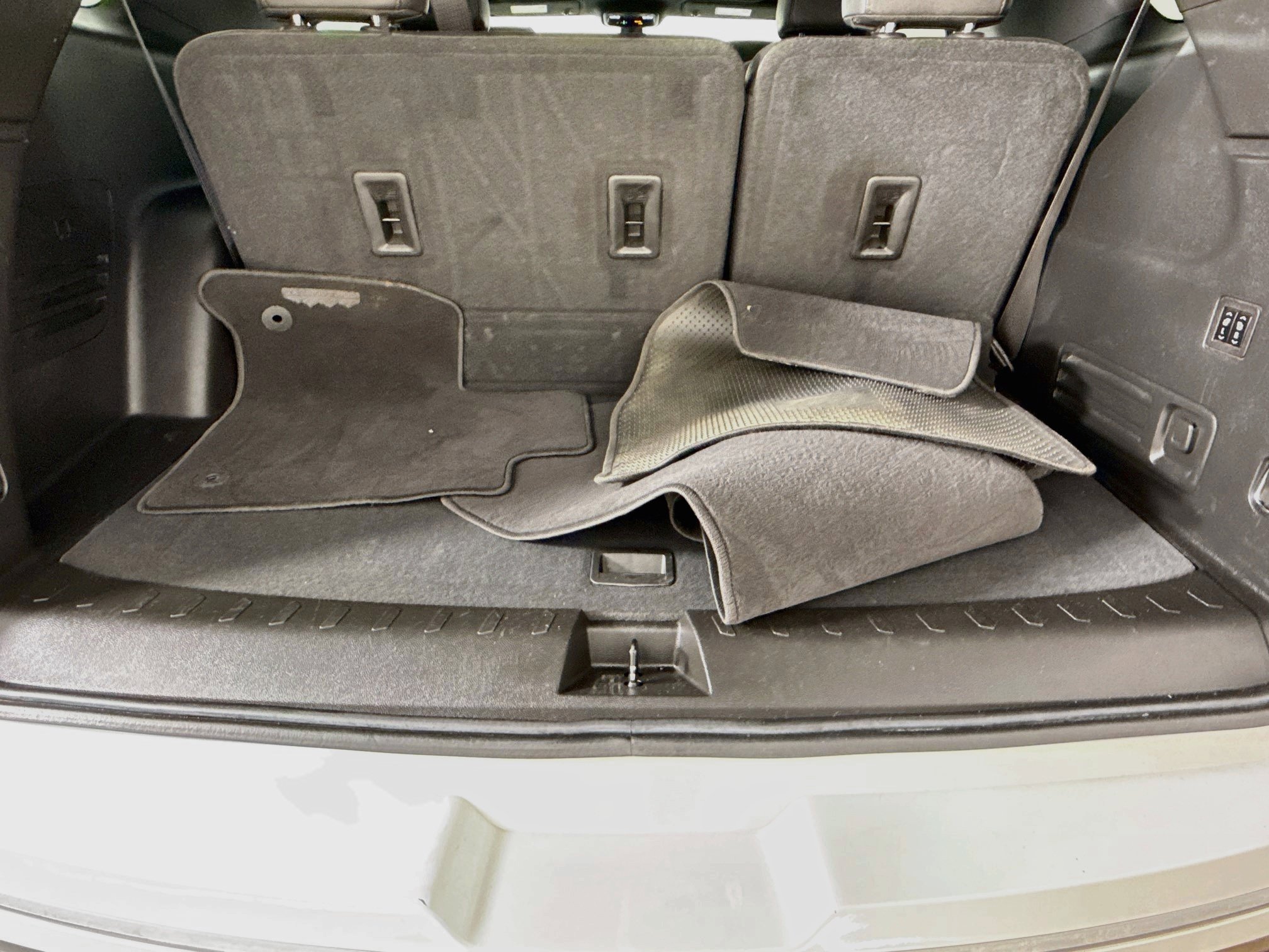 Used 2023 Chevrolet Traverse High Country FWD image 29