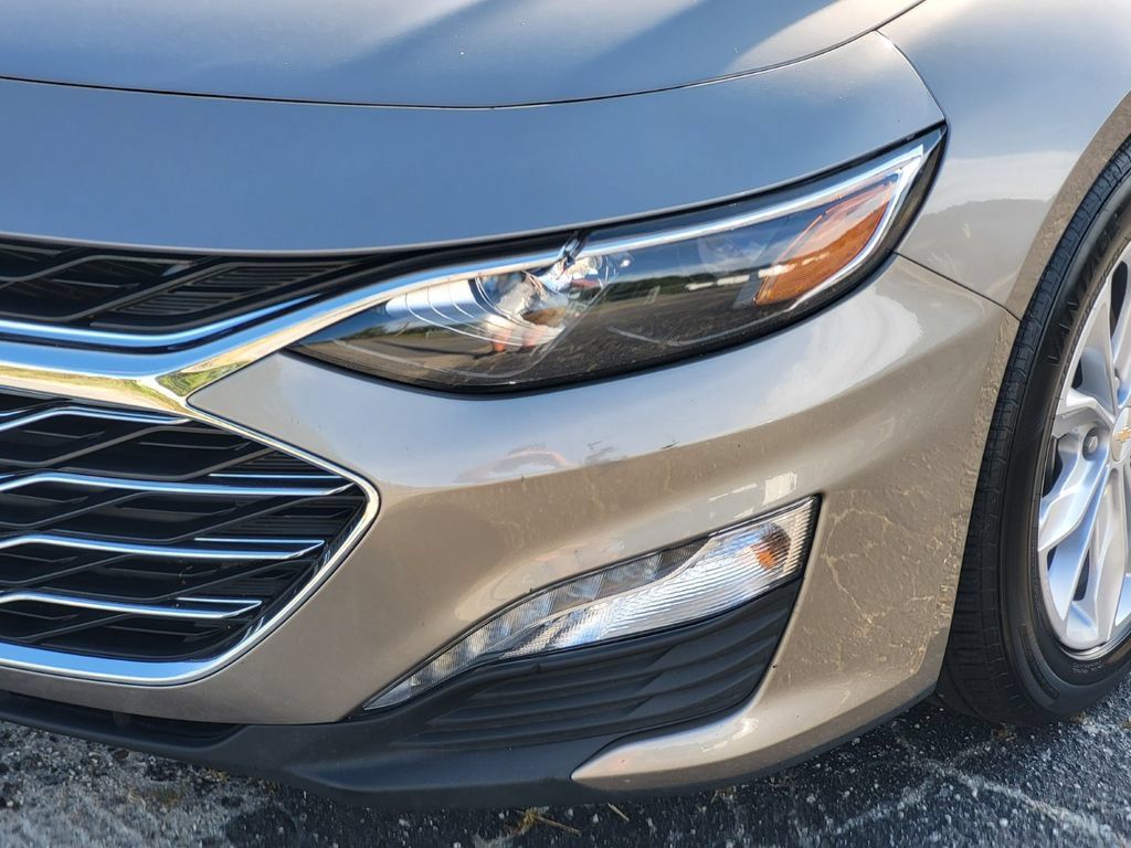 Used 2025 Chevrolet Malibu LT FWD image 6