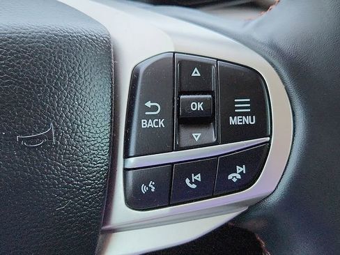 Used 2025 Ford Explorer Active image 16