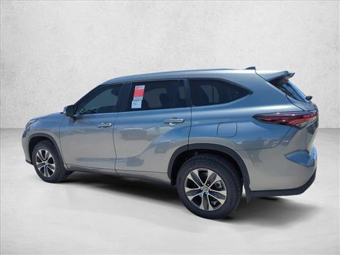 New 2026 Toyota Highlander XLE AWD/4WD image 8