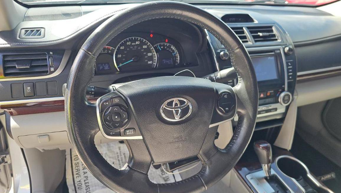 Used 2013 Toyota Camry XLE FWD image 10