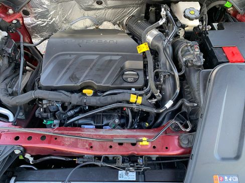 Used 2025 Chevrolet Trax LT w/ LT Convenience Package FWD image 31