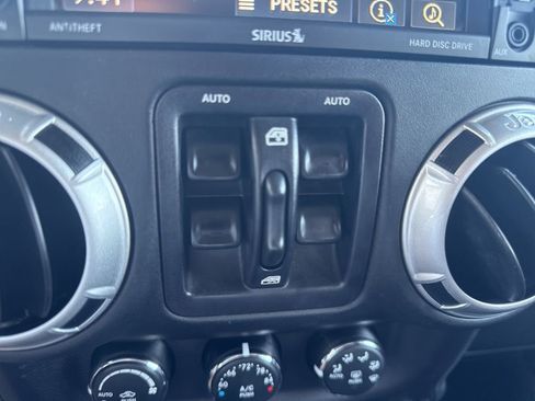 Used 2016 Jeep Wrangler Unlimited Rubicon AWD/4WD image 20