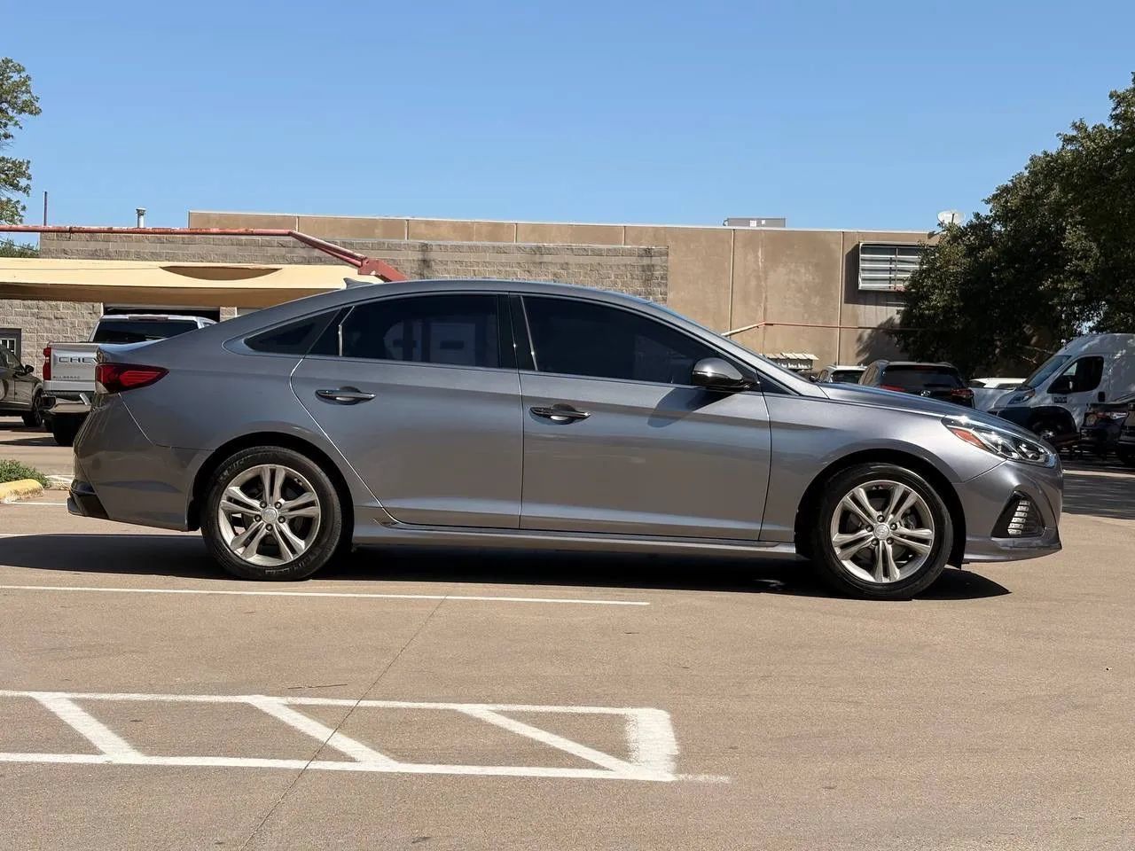 Used 2018 Hyundai Sonata Sport w/ Cargo Package FWD image 2