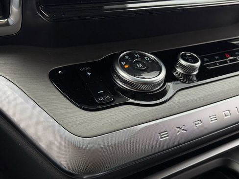 New 2026 Ford Expedition Platinum w/ Driver's Package image 17