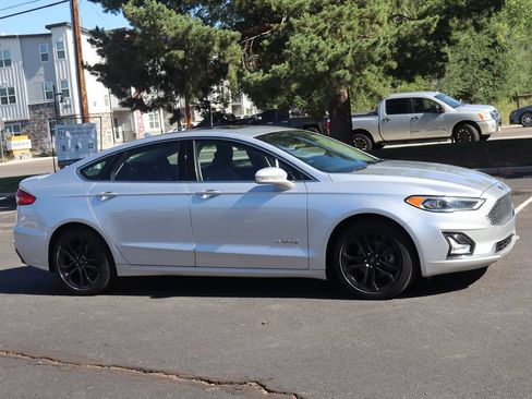 Used 2019 Ford Fusion Titanium FWD image 2