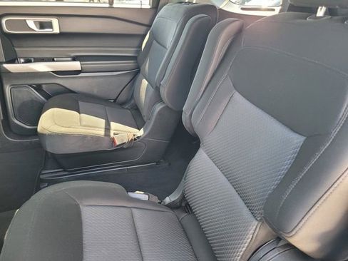 Certified 2022 Ford Explorer XLT image 13