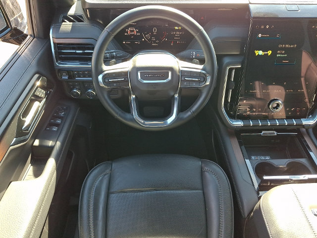 Used 2025 GMC Yukon XL Denali AWD/4WD image 3