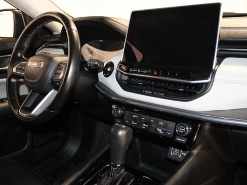 Used 2022 Jeep Compass Limited image 54