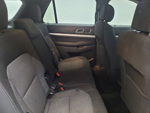 Used 2016 Ford Explorer XLT w/ Equipment Group 201A AWD/4WD image 19