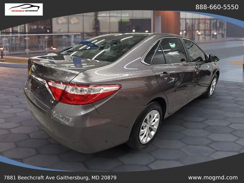 Used 2017 Toyota Camry LE FWD image 5
