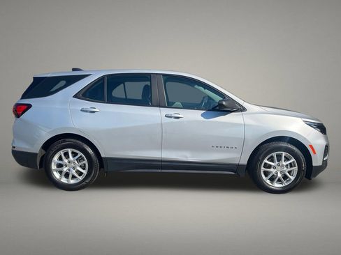 Used 2022 Chevrolet Equinox LS AWD/4WD image 6