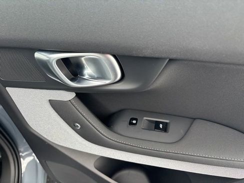 Used 2022 Polestar Polestar 2 w/ Pilot Package image 32