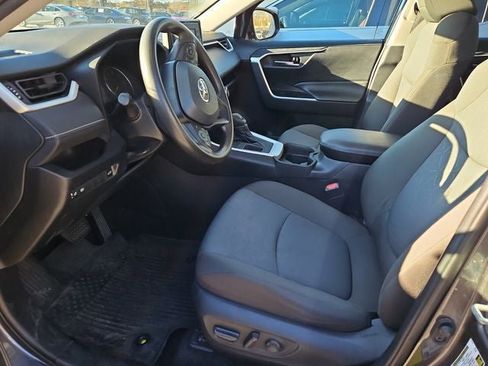 Used 2021 Toyota RAV4 XLE image 18