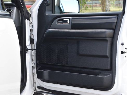 Used 2016 Ford Expedition EL Platinum image 10