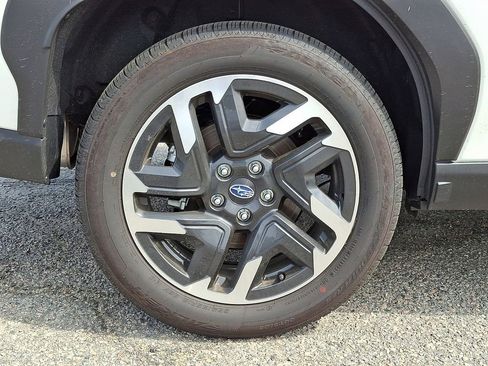 Certified 2025 Subaru Forester Limited image 7