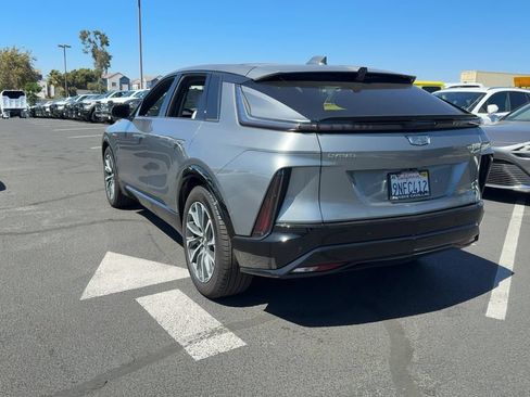 Used 2024 Cadillac Lyriq Sport AWD/4WD image 8