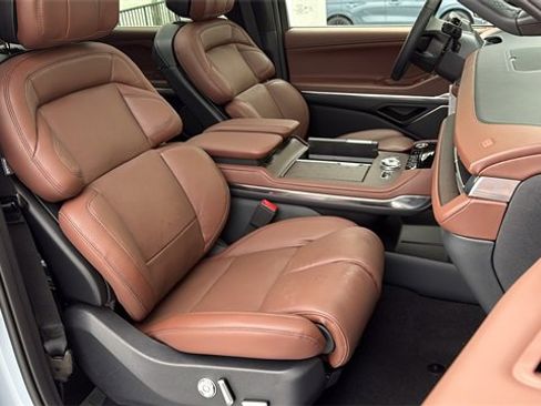 New 2025 Lincoln Navigator L Reserve image 10