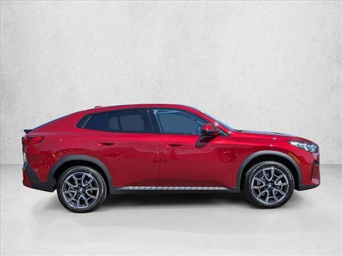 Used 2024 BMW X2 xDrive28i AWD/4WD image 4