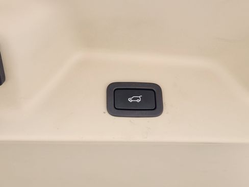 Used 2017 Land Rover Range Rover HSE AWD/4WD image 33
