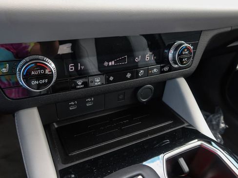 New 2025 Mitsubishi Outlander AWD image 36